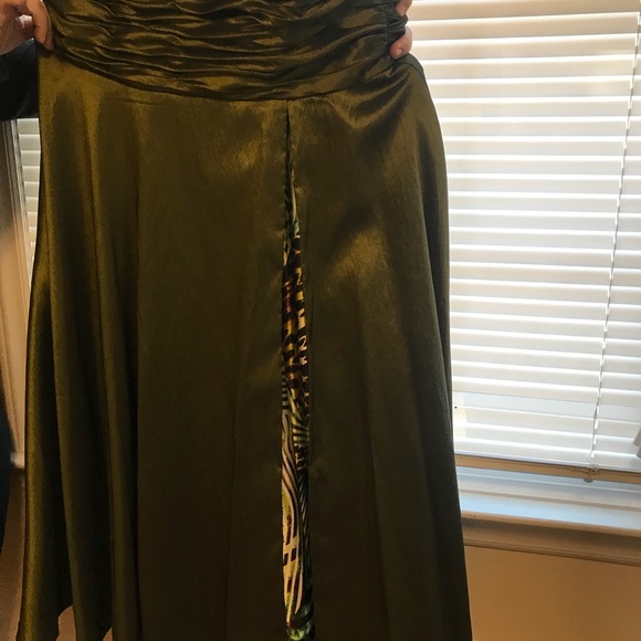 GiGi Olive gown size 2 - Picture 7 of 7